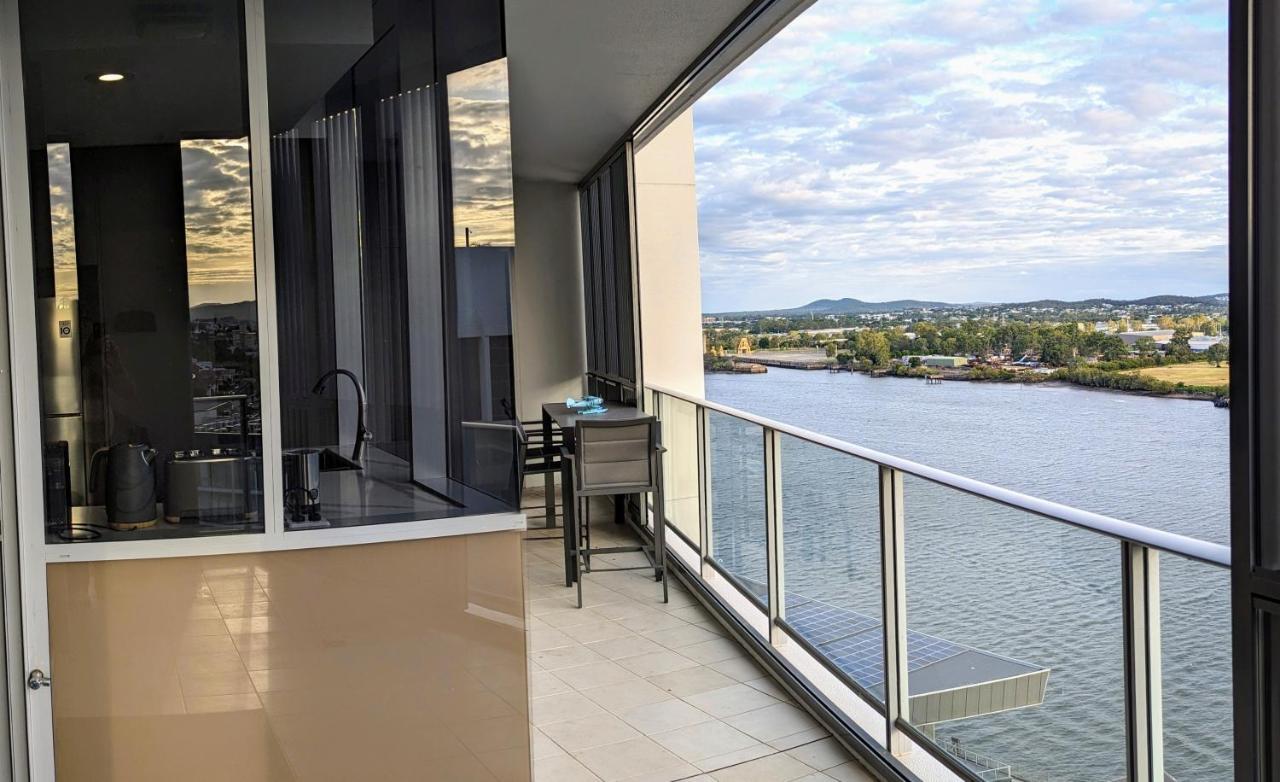 Link Portside Wharf Apartment Hotel Brisbane Bagian luar foto